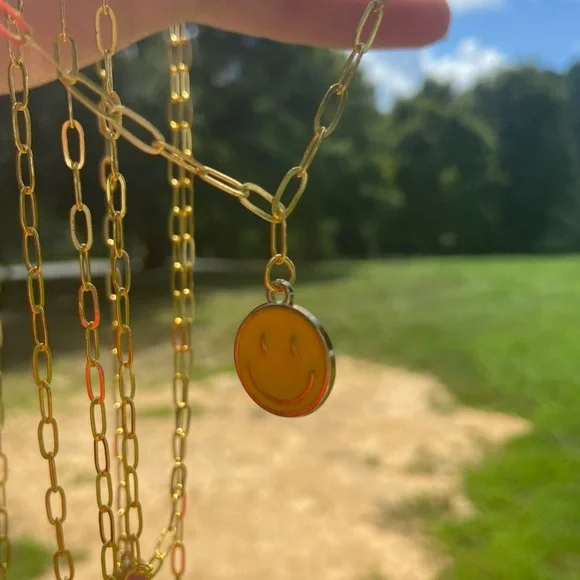 Golf smiley face necklace - Picture 3 of 7